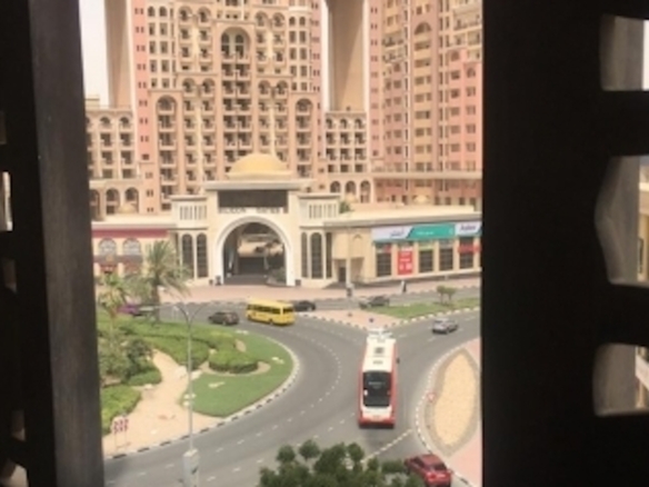 High Floor - Chiller Free - Large 1 Bed To Rent