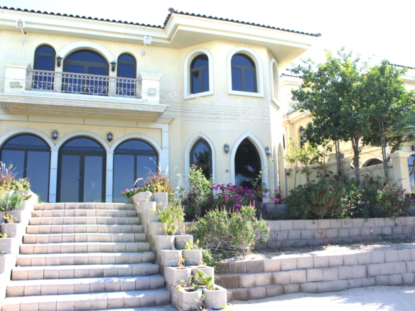 4-bedroom palm Jumeirah Villa for Rent